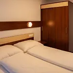 Avenzio *
