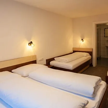 Avenzio Appartement *