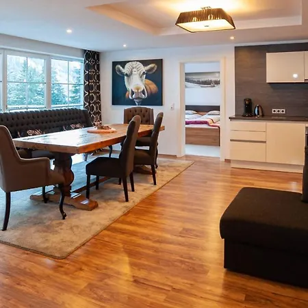 Avenzio Appartement *