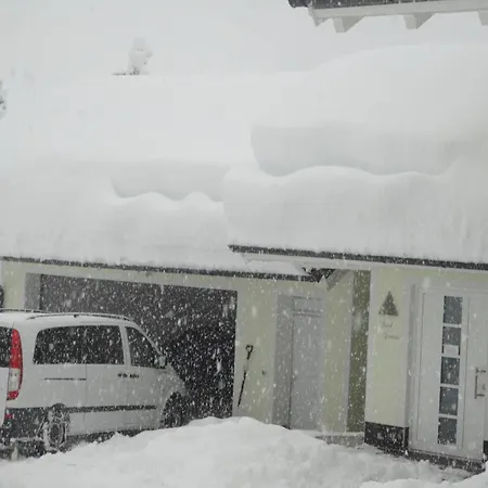 Avenzio Appartement *