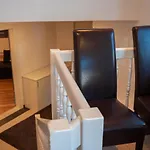 Avenzio Apartamento *