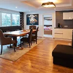 Avenzio Apartamento *