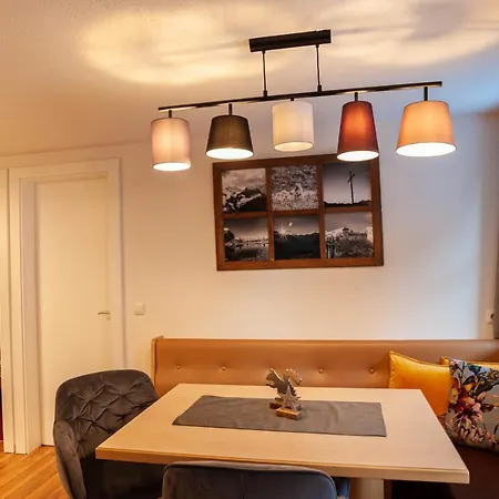 Avenzio Appartement *