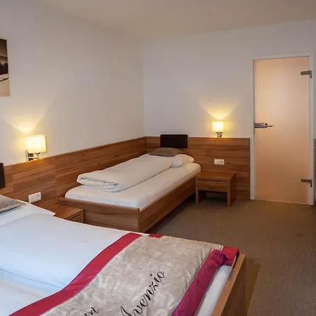 Avenzio Appartement *